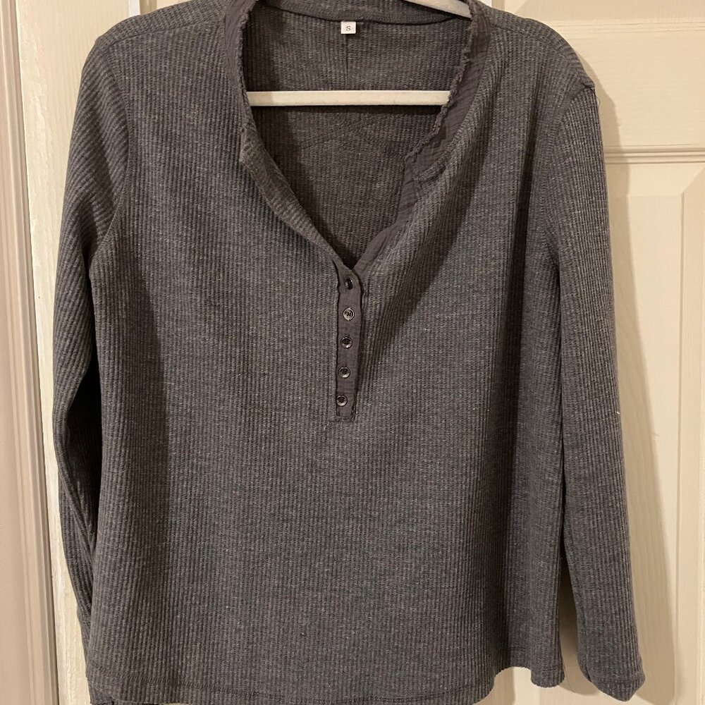 🤍 Gray Waffle Knit Henley – Free People Style – Size Small